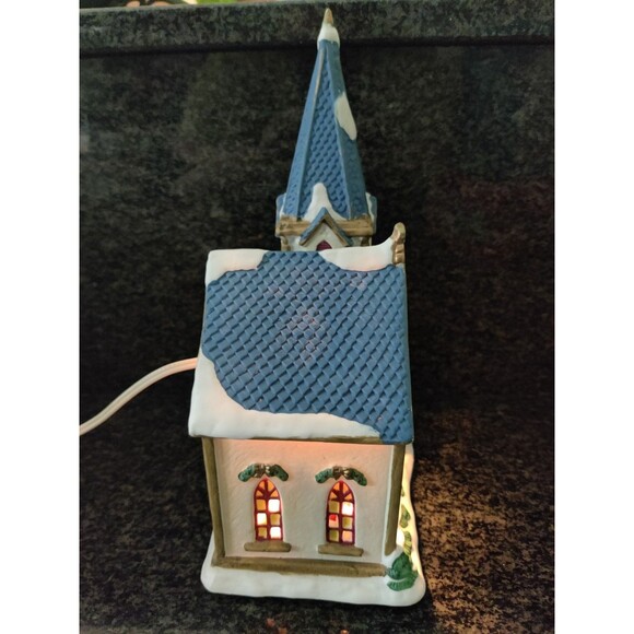 Vintage Porcelain Collectible Lighted ~10" Church Hand Painted Lights Music - Picture 4 of 5